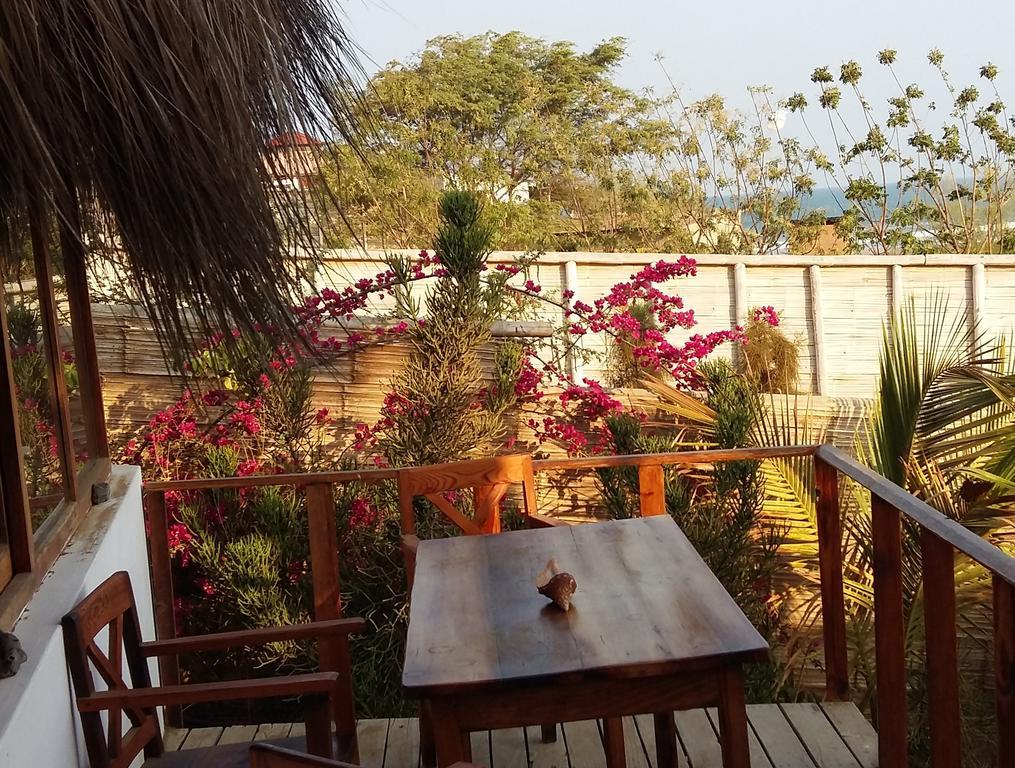 Lapa Lapa Lobitos Bungalows Hotel ภายนอก รูปภาพ